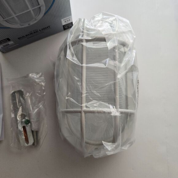 Euri Bulkhead Wall Light LED Cool White Outdoor Non Dimmable Lighting - Picture 3 of 6